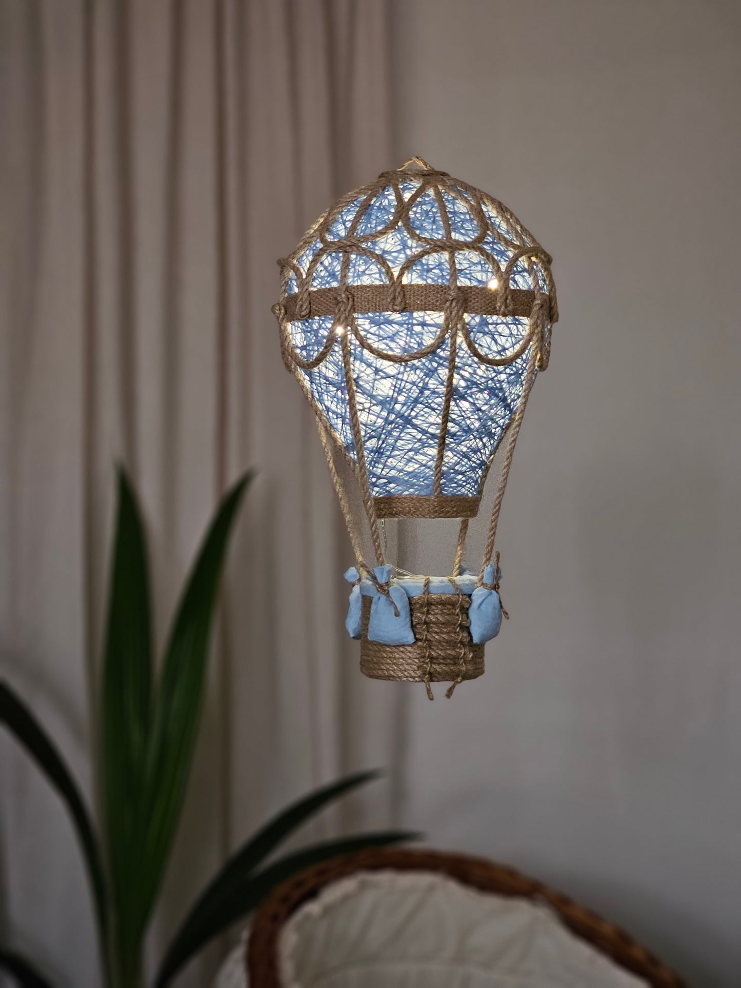 Blue lamp with jute rope - balloon