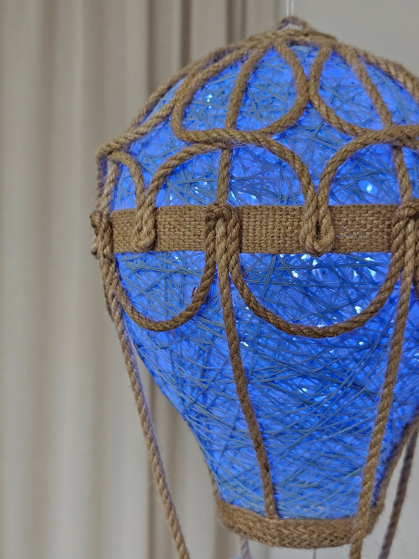 Blue lamp with jute rope - balloon