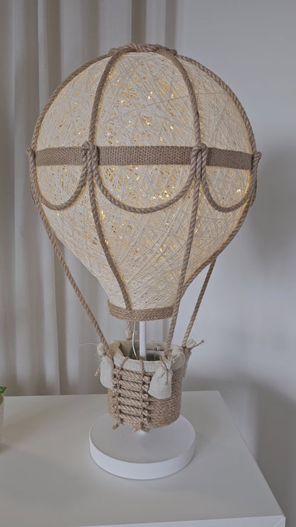 Natural color lamp - air balloon with a stand